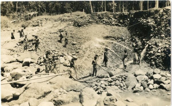 Papua New Guinea Bulolo photo Hawnt Rabaul