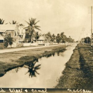 Bahamas Pretoria Street and Canal photocard