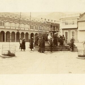 Bolivia Oruro Women Collection Water Plaza Castro de Padilla