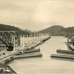 Panama Canal Miraflores 4 by Aldesley photo New Zealand