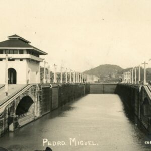 Panama Canal Pedro Miguel by Aldesley photo New Zealand