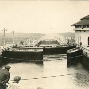 Panama Canal Gatun Locks by Aldesley photo New Zealand